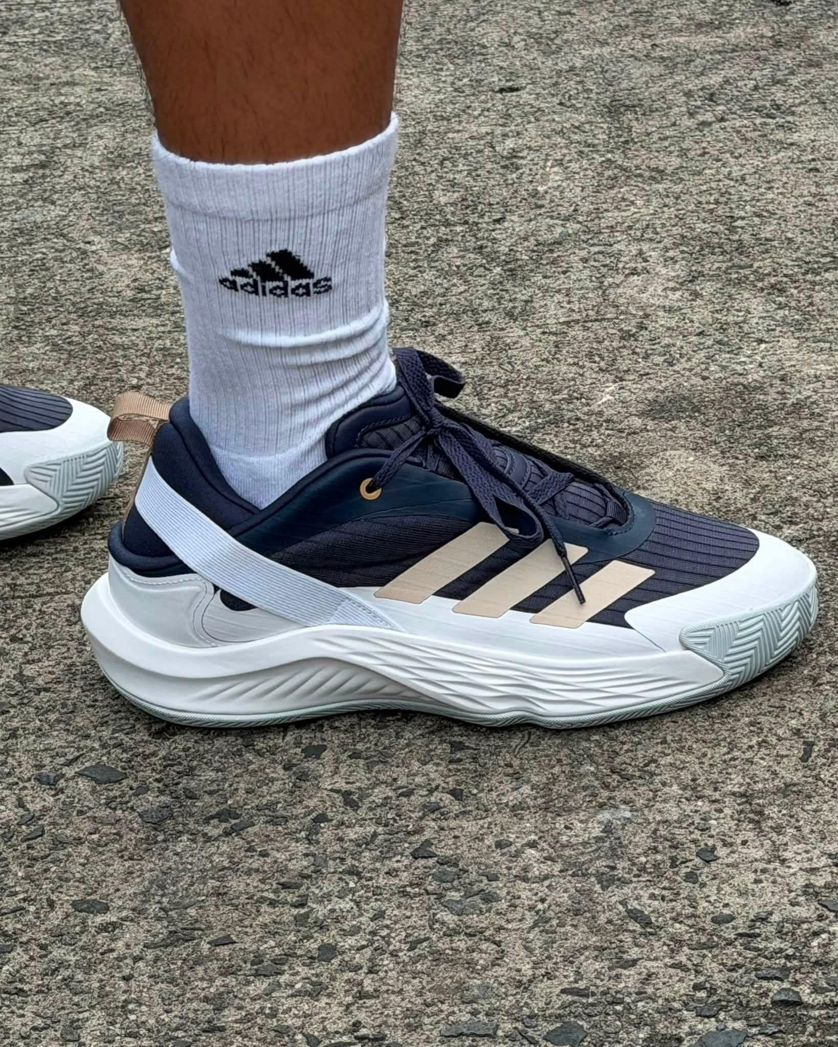 Adidas Subzone 藏蓝白金|实战高性价比后卫篮球鞋上脚解析